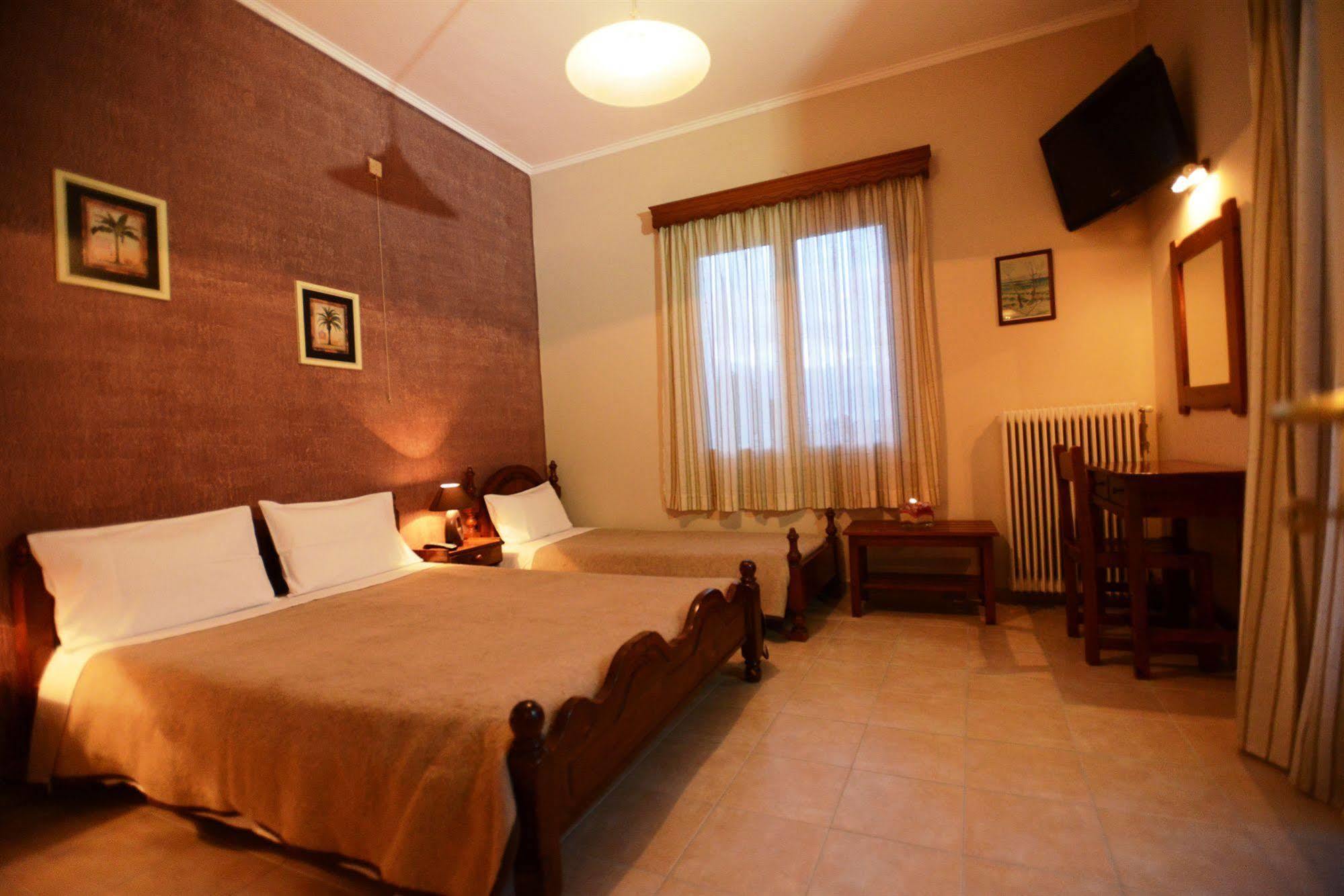 Argo Hotel *